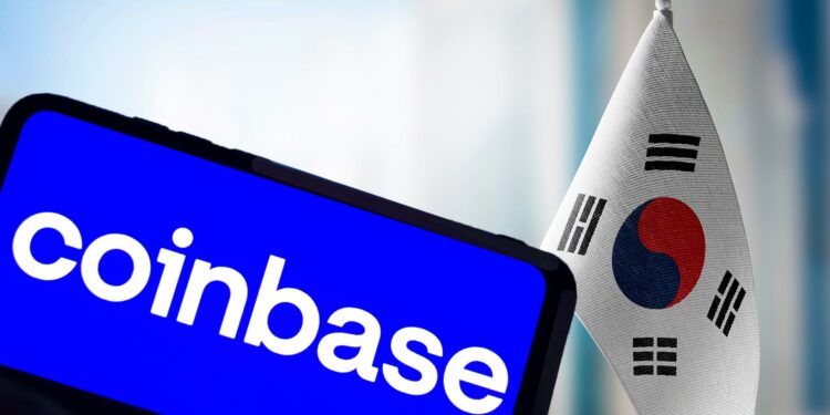 El fondo de pensiones surcoreano apostó por Coinbase. Composición por CriptoNoticias. butenkow / Rafael Henrique / stock.adobe.com.