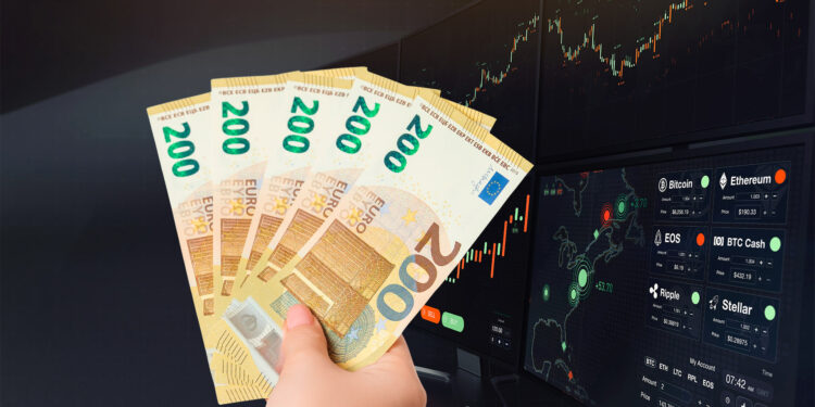 Las tenencias de euros en exchanges extranjeros deben declararse bajo el modelo 720. Composición por CriptoNoticias. Open Studio / Snizhana / stock.adobe.com.