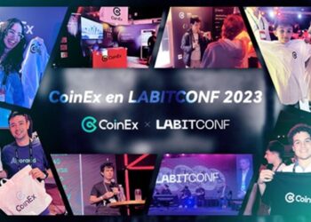 Collage de fotos de personas de CoinEx en el escenario de LaBitConf en Argentina.