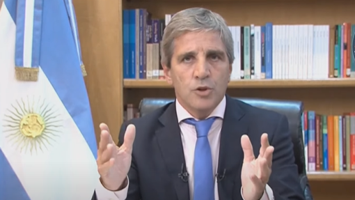 Luis «Toto» Caputo es el ministro de Economía de Argentina. Fuente: Presidencia de la Nación - YouTube.