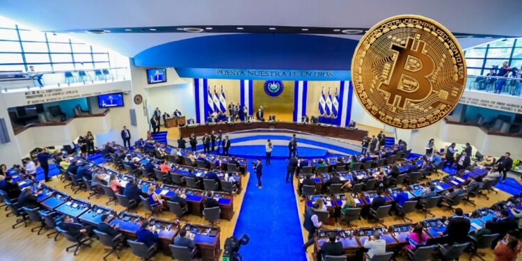 El Salvador-bitcoin-nacionalidad-reforma-ley