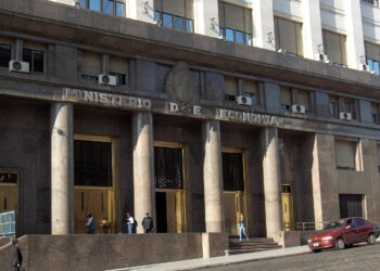 Edificio del Ministerio de Economía en la Ciudad de Buenos Aires, Argentina.