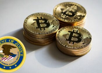 Todos los movimientos de los bitcoins vinculados a Silk Road son de constante seguimiento. Pixabay/Composición por CriptoNoticias