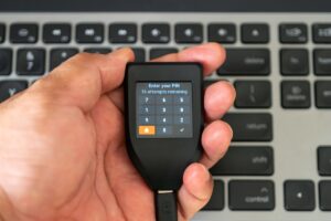 Trezor añade Solana a sus hardware wallets