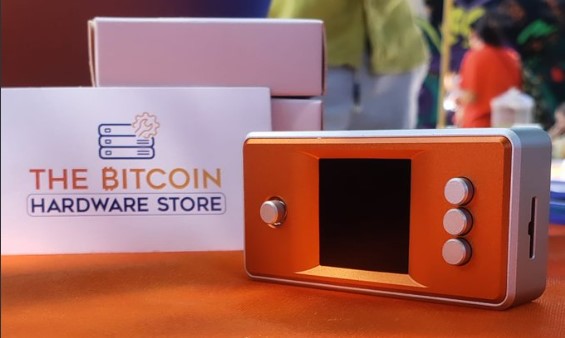 bitcoin-hardware-store-ElSalvador
