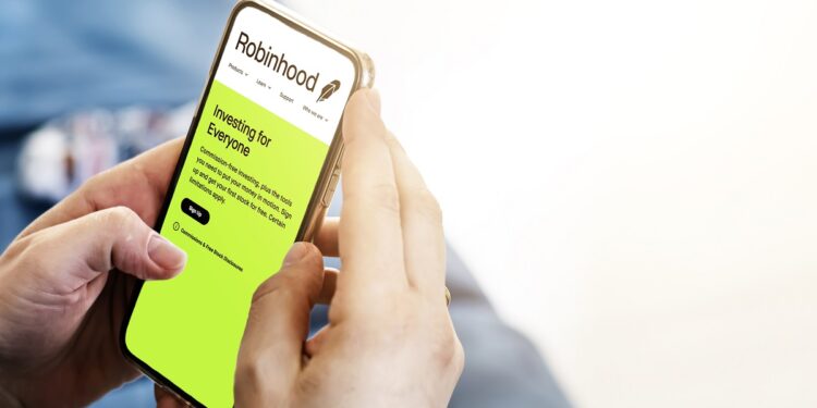 RobinHood es una plataforma de trading de diversos activos financieros. Fuente: stock.adobe.com