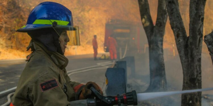 Bomberos-ElSalvador-bitcoin-ahorro-jubilación