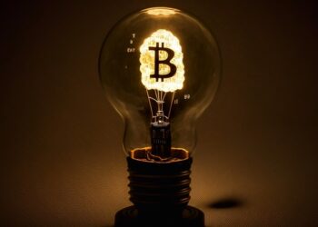 Un bolbillo con el símbolo de Bitcoin en su interior iluminado