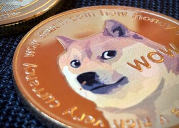 El precio de DOGE, medido en bitcoin, estaría formando un doble suelo. Fuente: stock.adobe.com