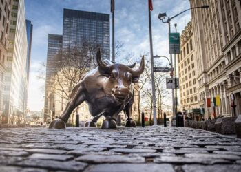 Desde hace un mes, los ETF de bitcoin cotizan en las bolsas de valores estadounidenses. Fuente: stock.adobe.com