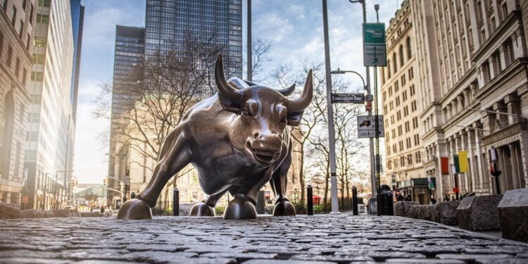 Desde hace un mes, los ETF de bitcoin cotizan en las bolsas de valores estadounidenses. Fuente: stock.adobe.com