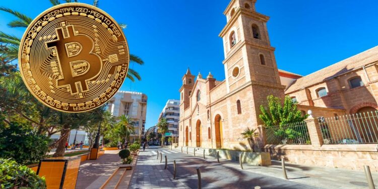 Los usuarios de Torrevieja podrán usar cualquier monedero de criptomonedas para pagar. Fuente: Ayuntamiento Torrevieja/Composición CriptoNoticias,