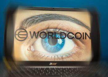Mediante el escaneo del iris, Worldcoin determina la individualidad de una determinada persona. Fuente: stock.adobe.com
