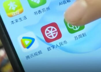 El gobierno chino ha dicho que el yuan digital no representa riesgo para los usuarios, pero un contingente de expertos no están de acuerdo con ello. YouTube/ABC.