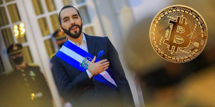 El presidente de El salvador, Nayib Bukele, y un bitcoin a su derecha.