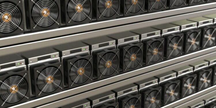 Mineros de bitcoin en sus racks