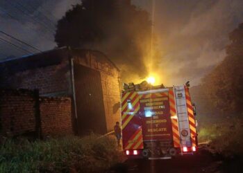 El incendio se produjo a las 18:50 (hora local) en un establecimiento ubicado el barrio Las Carmelitas. Fuente: La Nación.