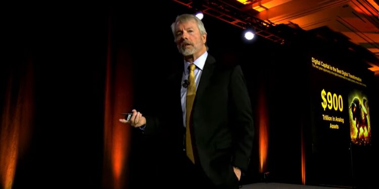 Michael Saylor es el fundador y presidente de MicroStrategy. Fuente: Bitcoin Magazine - YouTube - Captura de pantalla por CriptoNoticias.
