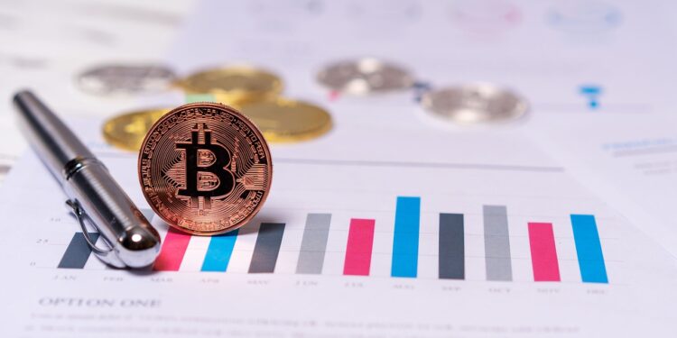 Hay varias implicaciones por la inversión de gigantes bancarios en los ETF de bitcoin. Fuente: Pixabay.