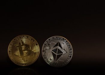 Bitcoin y ether son dos de las criptomonedas que tienen derivados ETF. Fuente: Adobe Stock.
