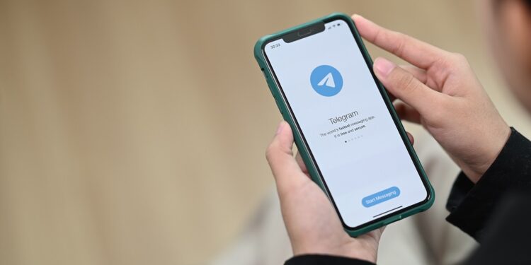 El juego Notcoin se utiliza como una app dentro de Telegram. Fuente: stock.adobe.com