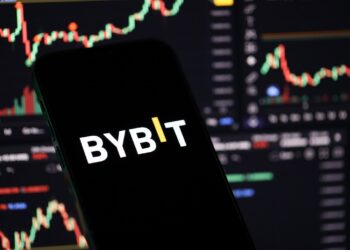 ByBit es un exchange de bitcoin y criptomonedas. Fuente: stock.adobe.com