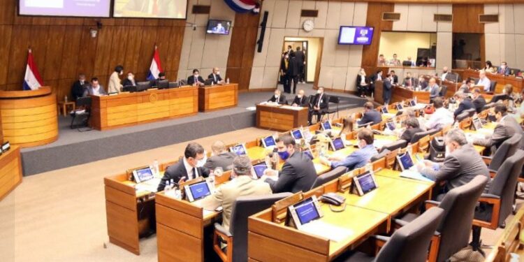 La propuesta busca también propiciar el uso de energías renovables para minar Bitcoin. Fuente: Cámara de Diputados.