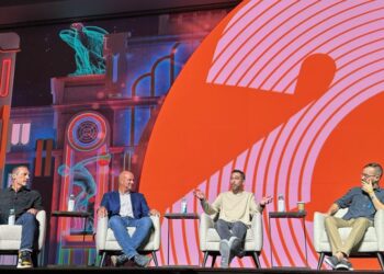 Los empresarios Mark Moss, Dave Smith y Luke Gromen en Bitcoin 2024. Fuente: Bitcoin 2024.