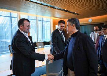 Charles Hoskinson, fundador de Cardano, junto al jefe de Gobierno de la Ciudad de Buenos Aires, Jorge Macri. Fuente: Linkedin de Jorge Macri.