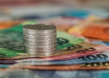 El presidente del Gobierno de España propone controlar los ahorros de la gente. Fuente: Pixabay.