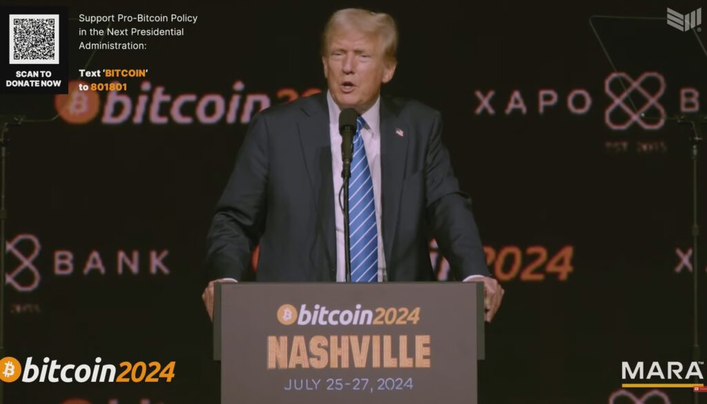 Donald Trump en un evento sobre la industria de Bitcoin, durante su campaña presidencial