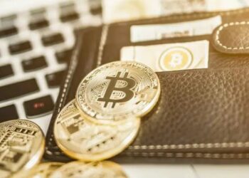 Proton apunta a que los usuarios puedan operar con bitcoin resguardando su privacidad. Fuente: Composición por CriptoNoticias. Fuentes: redpixel / stock.adobe.com.