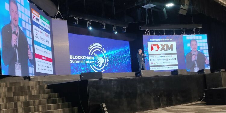 KManuS88 en la Blockchain Summit LATAM 2024.