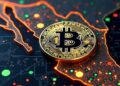 Una moneda de bitcoin sobre el mapa de México.