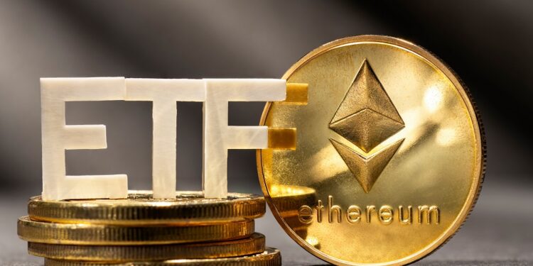La SEC, por ahora, no a aprobado los ETF de Ethereum que incorporan el staking. Fuente: stock.adobe.com