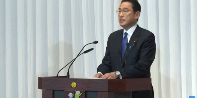 Fumio Kishida, primer ministro de Japón. Fuente: Euronews - YouTube - Captura de pantalla por CriptoNoticias.