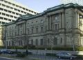 Durante décadas, el Banco Central de Japón (foto) mantuvo tasas de interés bajas, cercanas a cero o incluso negativas. Fuente: Wikimedia.