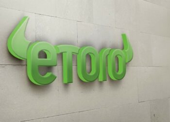 eToro pagará una multa de USD 1.500 millones por operar como corredor no registrado y agencia de compensación no registrada. Fuente: financemagnates.