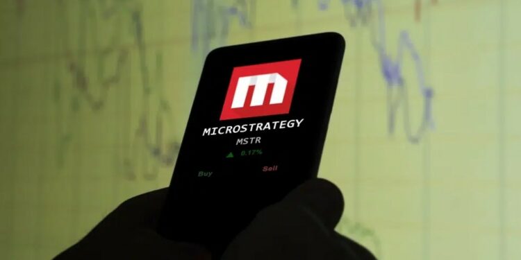 La decisión de MicroStrategy de invertir en bitcoin ha sido vista como pionera y ha influido en otras corporaciones. Fuente: stock.adobe.com.