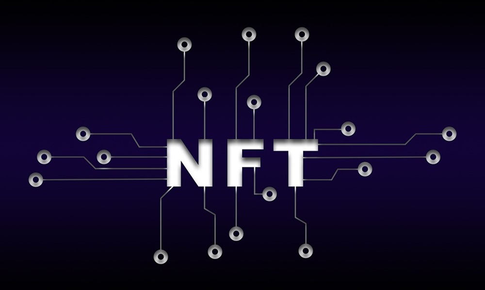 Circuito impreso con las letras NFT.