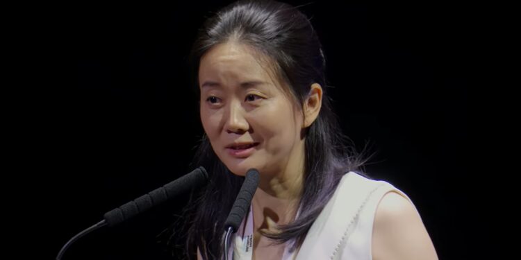 La presidenta de OKX destaca el papel de bitcoin en el mundo. Fuente: Tech Forum.