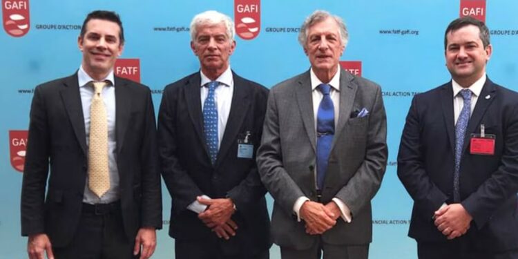 Los delegados Mariano Cúneo Libarona, Sebastián Amerio, Eugenio Curia e Ignacio Yacobucci recibieron la aprobación del informe. Fuente: Infobae.