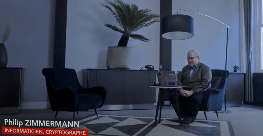 Zimmermann hablando en un documental sobre Bitcoin y criptomonedas.