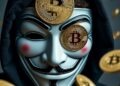 Mรกscara de Guy Fawkes con monedas de bitcoin en un ojo y en la frente.