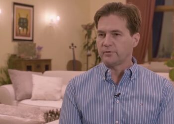 Craig Wright sigue dando polémicas... Pronto se sabrá si desobedeció una orden judicial. Fuente: Captura de pantalla - CRYPTO ACTIVOS/Youtube.