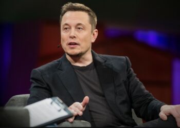 Este apoyo de Musk no es solo un gesto simbólico; se alinea con su visión crítica hacia el sistema financiero tradicional y centralizado. Fuente: TED.