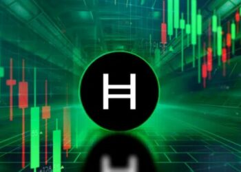 El anuncio de la solicitud para lanzar un ETF de hedera tuvo un impacto inmediato en el mercado. Fuente: Composición por CriptoNoticias. coinmarketcap.com ; Guido Amrein / stock.adobe.com.