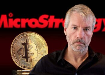 MicroStrategy acumula más de 400.000 BTC. Composición por CriptoNoticias. Fuente: Twitter / JorgeEduardo / stock.adobe.com.