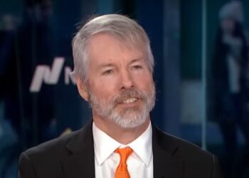 Saylor recordó que MicroStrategy es una empresa que tiene una tesorería de bitcoin. Fuente: CNBC/YouTube.