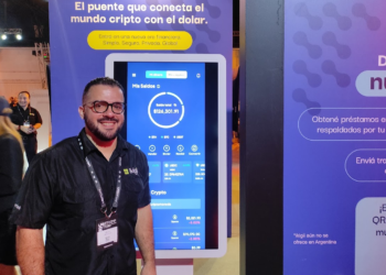 Johan Hernández (foto) es ejecutivo del banco panameño Towerbank. Fuente: CriptoNoticias.